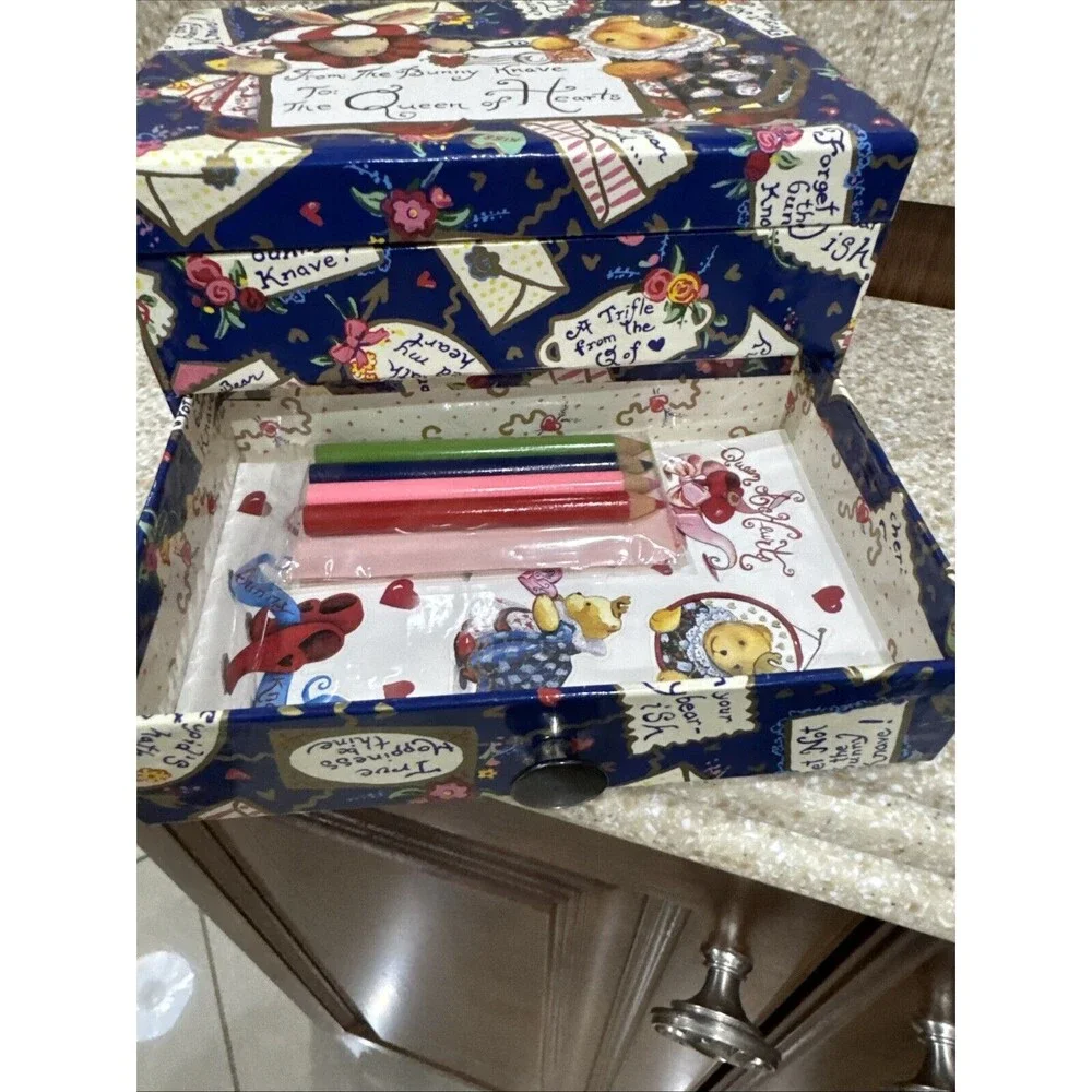 NEW Muffy Vanderbear NABCO Queen of Hearts & The Bunny Knave Stationary Set Box